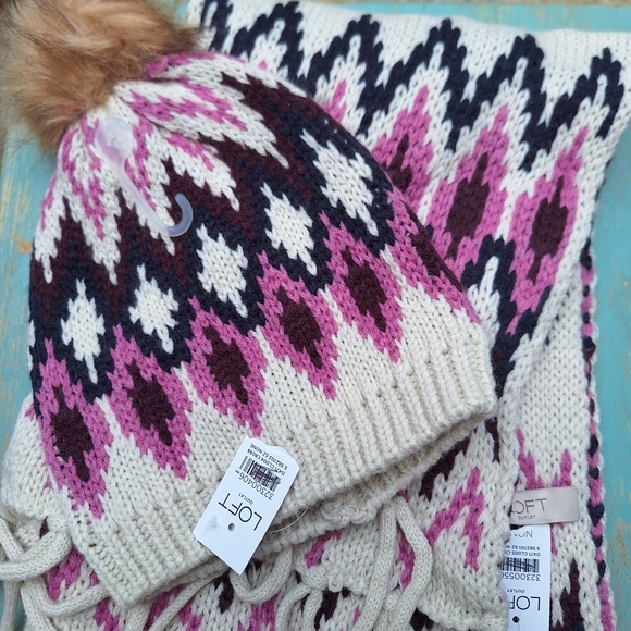 Scarf Hat Set Puff Ball Faux Fur Fringe Tassels Zig Zag Print Pink Knit Long NWT - Picture 11 of 16